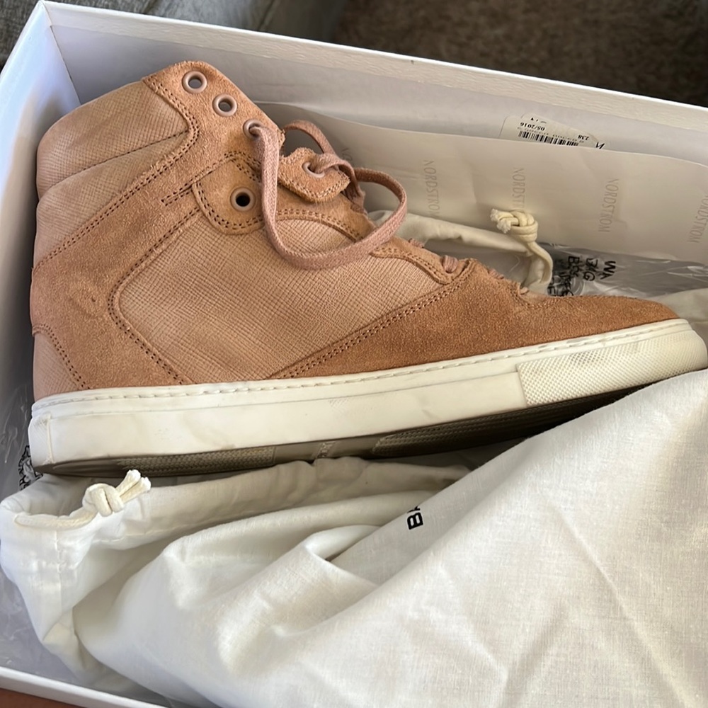 EUC Balenciaga 10mm Trainer Hit Beige Calfskin (Authentic)